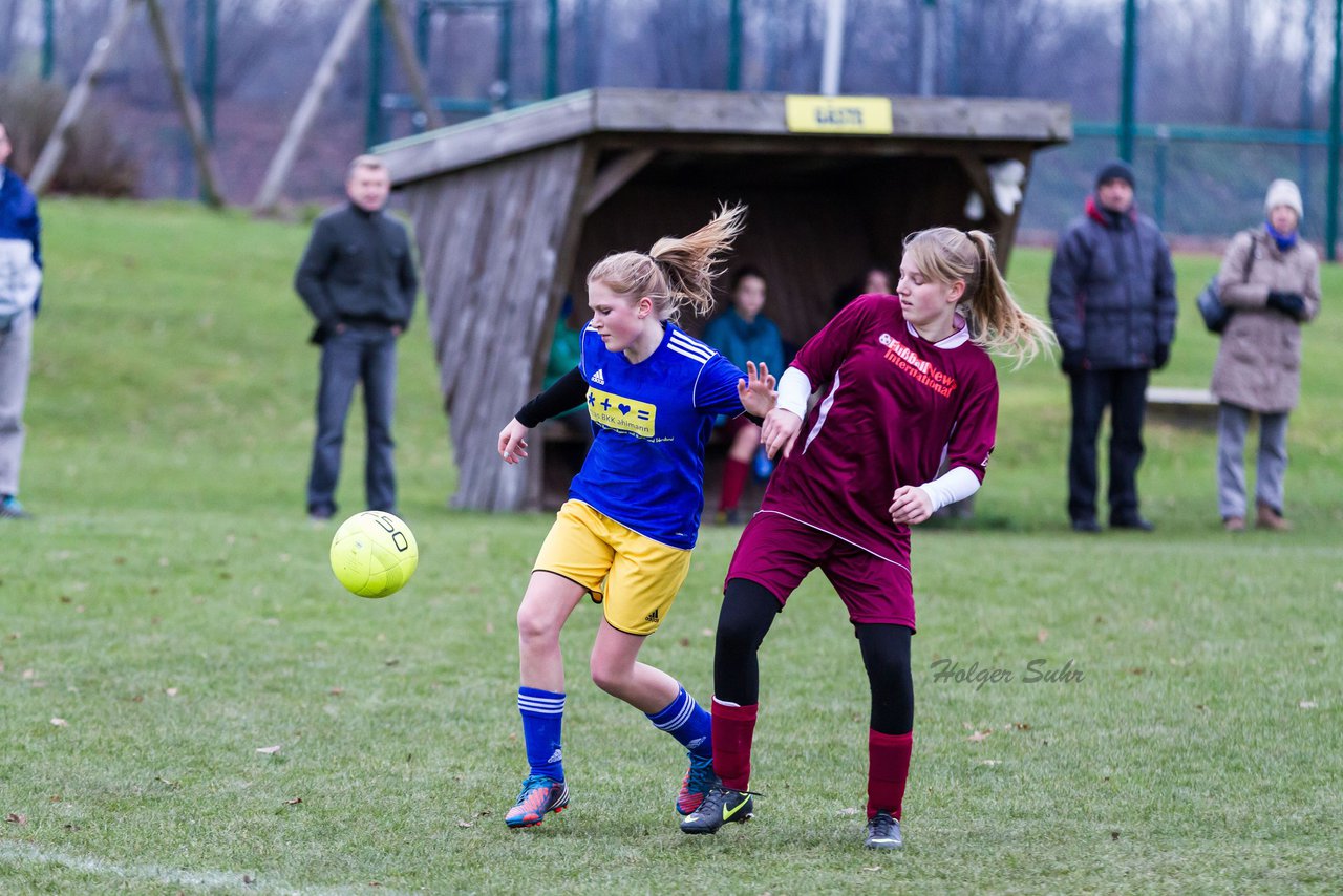 Bild 155 - B-Juniorinnen TSV Gnutz o.W. - SV Henstedt Ulzburg II : Ergebnis: ca. 5:0